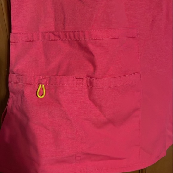 Wonderwink scrub top size medium NWOT - Picture 2 of 5